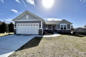 Brand New Country home Minutes from Miamisburg